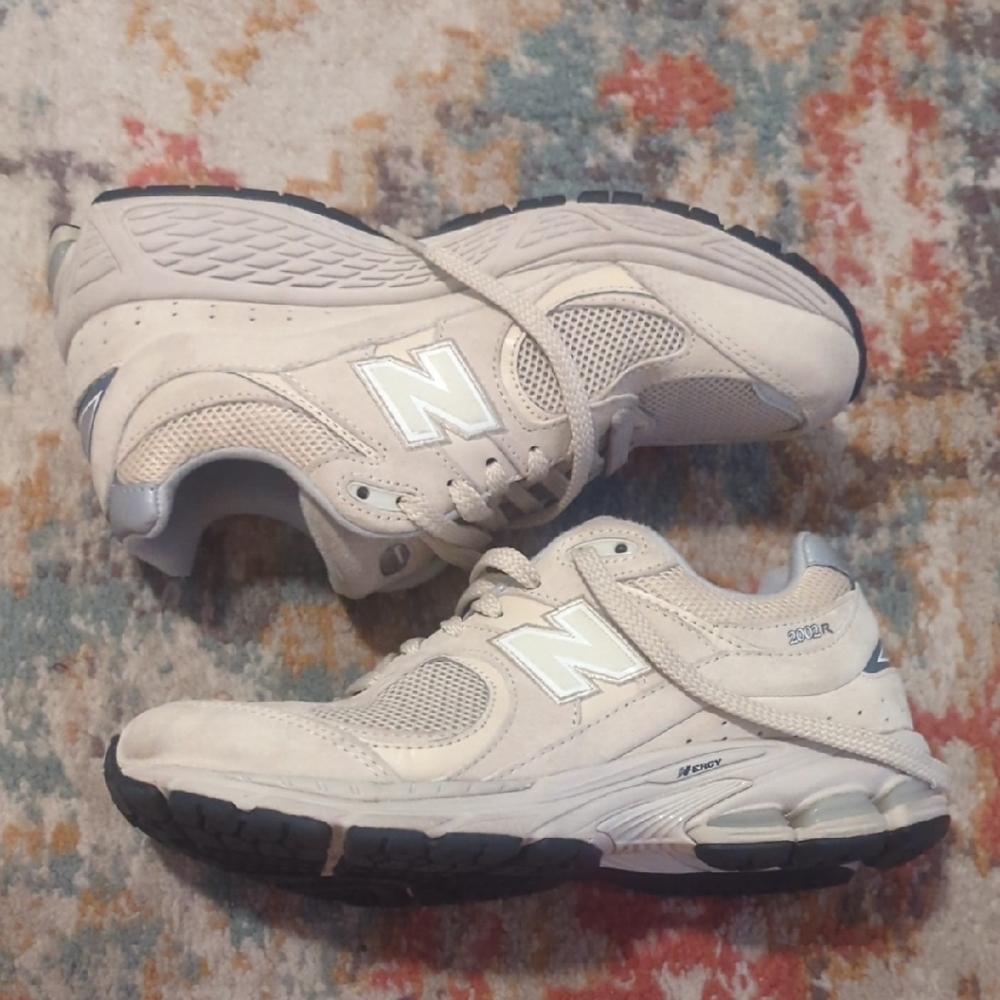 NEW BALANCE 2002R BONE